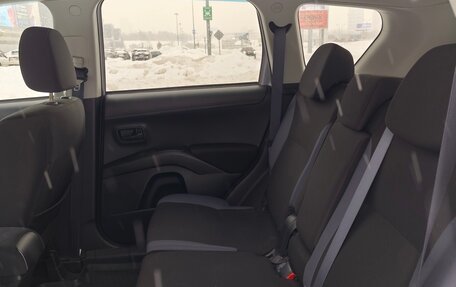 Mitsubishi Outlander III рестайлинг 3, 2010 год, 970 000 рублей, 8 фотография