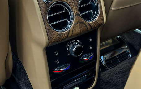 Rolls-Royce Cullinan, 2019 год, 33 500 000 рублей, 18 фотография