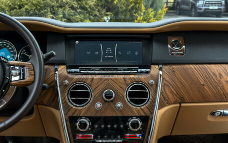 Rolls-Royce Cullinan, 2019 год, 33 500 000 рублей, 15 фотография