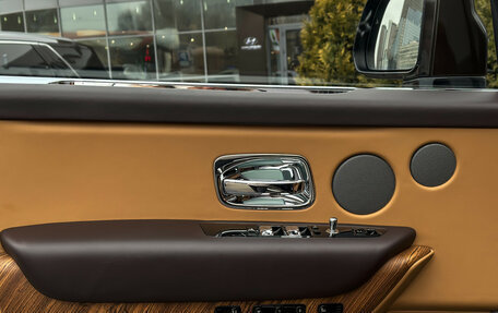 Rolls-Royce Cullinan, 2019 год, 33 500 000 рублей, 26 фотография