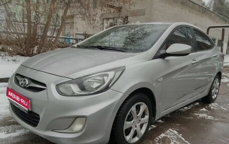 Hyundai Solaris II рестайлинг, 2011 год, 680 000 рублей, 1 фотография