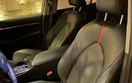 Toyota Camry, 2021 год, 3 690 000 рублей, 10 фотография