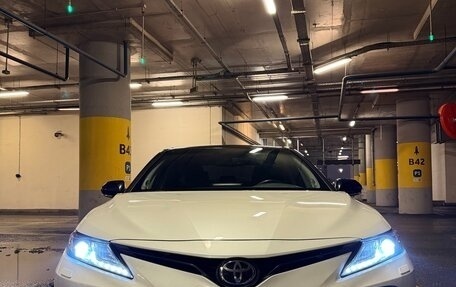 Toyota Camry, 2021 год, 3 690 000 рублей, 2 фотография