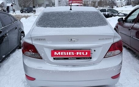 Hyundai Solaris II рестайлинг, 2011 год, 680 000 рублей, 4 фотография