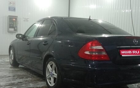 Mercedes-Benz E-Класс, 2004 год, 635 000 рублей, 3 фотография