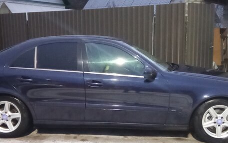 Mercedes-Benz E-Класс, 2004 год, 635 000 рублей, 10 фотография