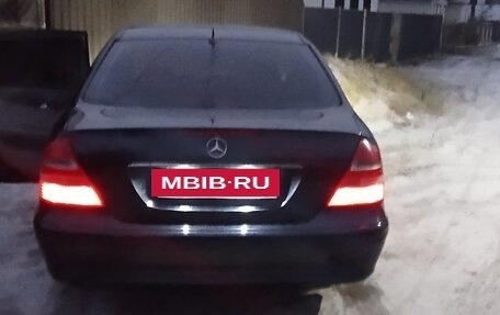 Mercedes-Benz E-Класс, 2004 год, 635 000 рублей, 13 фотография