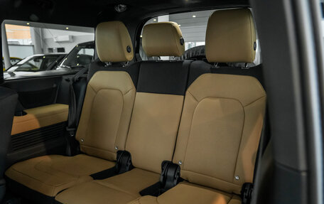 Land Rover Defender II, 2025 год, 21 500 000 рублей, 20 фотография