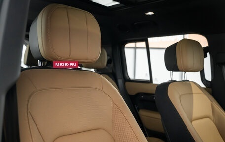 Land Rover Defender II, 2025 год, 21 500 000 рублей, 23 фотография