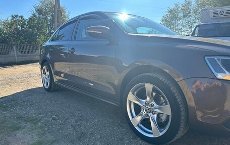 Volkswagen Jetta VI, 2011 год, 899 000 рублей, 4 фотография