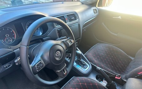 Volkswagen Jetta VI, 2011 год, 899 000 рублей, 8 фотография