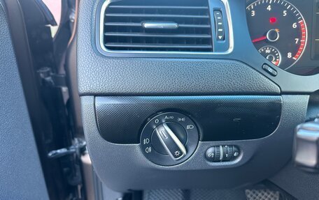 Volkswagen Jetta VI, 2011 год, 899 000 рублей, 15 фотография