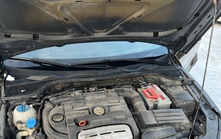 Volkswagen Scirocco III рестайлинг, 2011 год, 1 190 000 рублей, 10 фотография