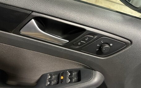 Volkswagen Jetta VI, 2013 год, 900 000 рублей, 15 фотография