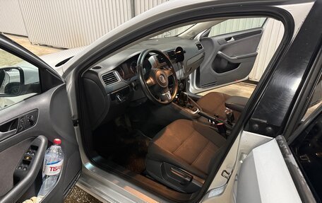 Volkswagen Jetta VI, 2013 год, 900 000 рублей, 17 фотография