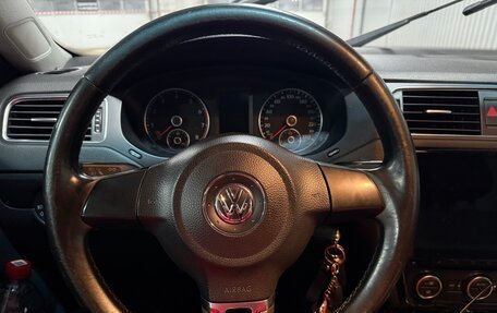 Volkswagen Jetta VI, 2013 год, 900 000 рублей, 20 фотография