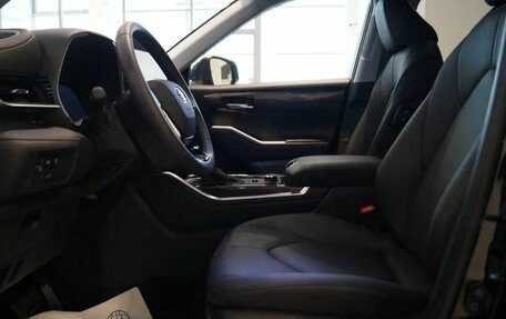 Toyota Highlander, 2025 год, 7 200 000 рублей, 13 фотография