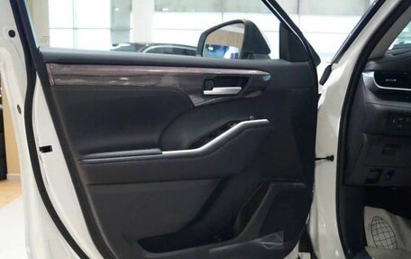 Toyota Highlander, 2025 год, 7 200 000 рублей, 10 фотография