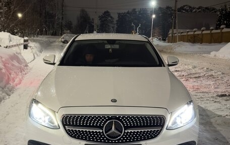 Mercedes-Benz E-Класс, 2016 год, 2 450 000 рублей, 2 фотография