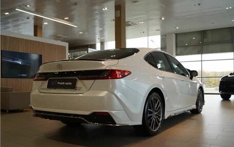 Toyota Camry, 2025 год, 5 500 000 рублей, 4 фотография