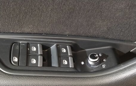 Audi A4, 2018 год, 2 099 000 рублей, 15 фотография