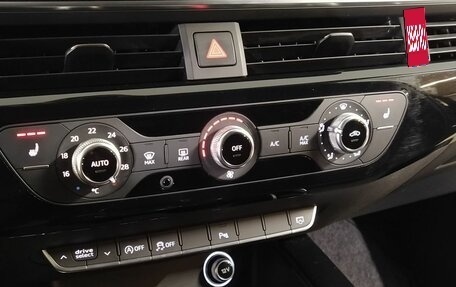 Audi A4, 2018 год, 2 099 000 рублей, 13 фотография