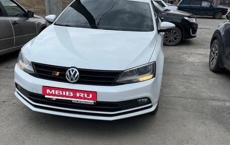 Volkswagen Jetta VI, 2016 год, 1 400 000 рублей, 2 фотография