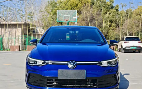 Volkswagen Golf VIII, 2023 год, 1 972 099 рублей, 2 фотография