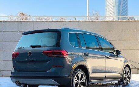 Volkswagen Touran III, 2021 год, 1 770 000 рублей, 7 фотография