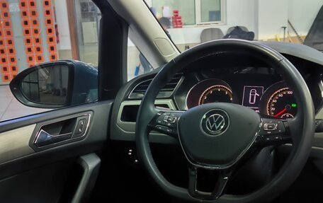 Volkswagen Touran III, 2021 год, 1 770 000 рублей, 15 фотография