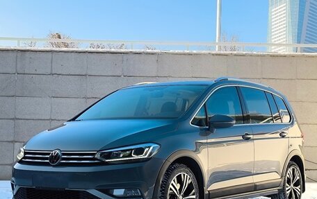 Volkswagen Touran III, 2021 год, 1 770 000 рублей, 3 фотография