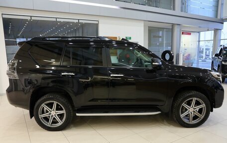 Toyota Land Cruiser Prado 150 рестайлинг 2, 2017 год, 4 350 000 рублей, 7 фотография