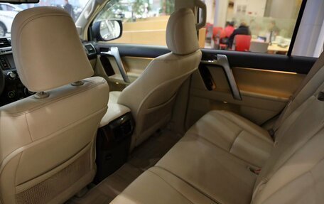 Toyota Land Cruiser Prado 150 рестайлинг 2, 2017 год, 4 350 000 рублей, 18 фотография