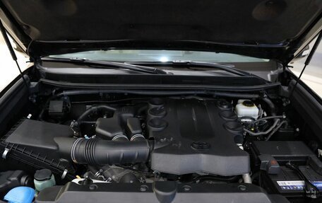 Toyota Land Cruiser Prado 150 рестайлинг 2, 2017 год, 4 350 000 рублей, 16 фотография