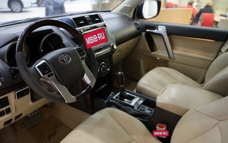 Toyota Land Cruiser Prado 150 рестайлинг 2, 2017 год, 4 350 000 рублей, 8 фотография