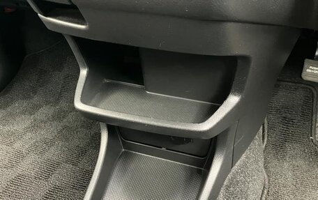 Toyota Wish II, 2017 год, 1 140 000 рублей, 20 фотография