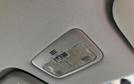 Toyota Wish II, 2017 год, 1 140 000 рублей, 23 фотография