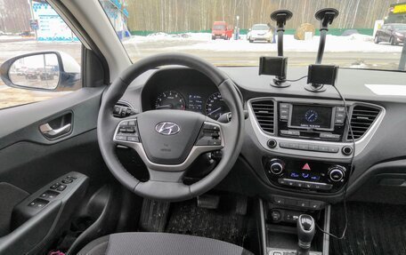 Hyundai Solaris II рестайлинг, 2018 год, 1 200 000 рублей, 6 фотография