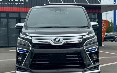 Toyota Voxy III, 2021 год, 2 250 000 рублей, 2 фотография