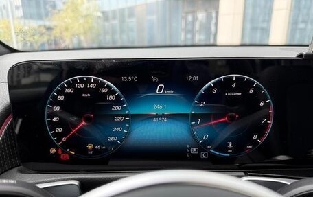 Mercedes-Benz GLB, 2022 год, 2 250 000 рублей, 10 фотография