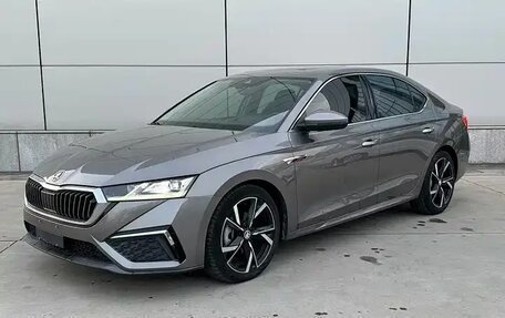 Skoda Octavia IV, 2022 год, 2 100 000 рублей, 1 фотография