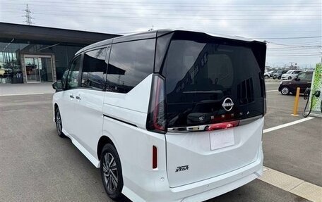 Nissan Serena, 2023 год, 2 250 000 рублей, 4 фотография