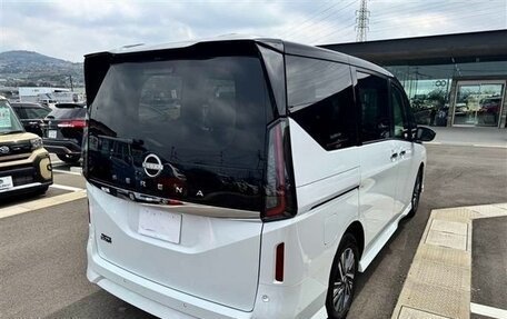 Nissan Serena, 2023 год, 2 250 000 рублей, 3 фотография