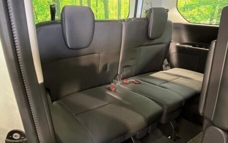 Nissan Serena, 2023 год, 2 250 000 рублей, 9 фотография