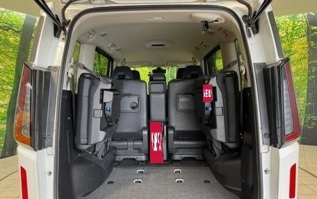 Nissan Serena, 2023 год, 2 250 000 рублей, 13 фотография