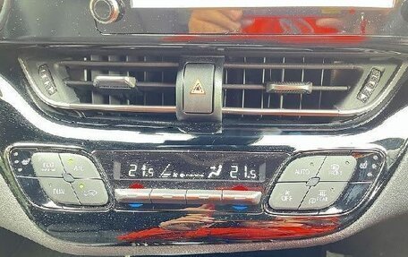 Toyota C-HR I рестайлинг, 2018 год, 1 469 000 рублей, 32 фотография