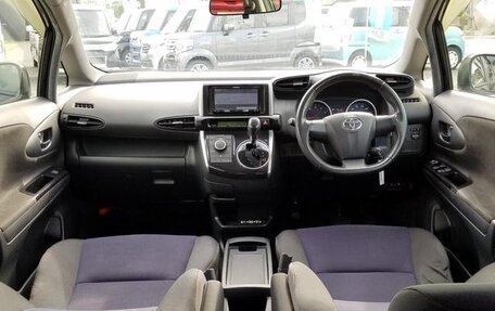 Toyota Wish II, 2014 год, 1 295 000 рублей, 9 фотография