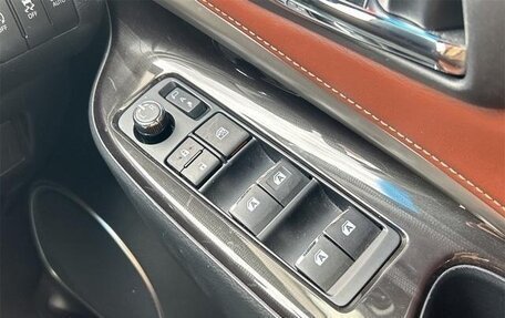 Toyota Harrier, 2019 год, 2 500 000 рублей, 18 фотография