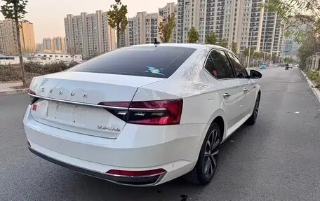 Skoda Superb III рестайлинг, 2022 год, 1 750 000 рублей, 4 фотография