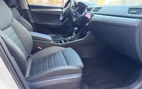 Skoda Superb III рестайлинг, 2022 год, 1 750 000 рублей, 8 фотография